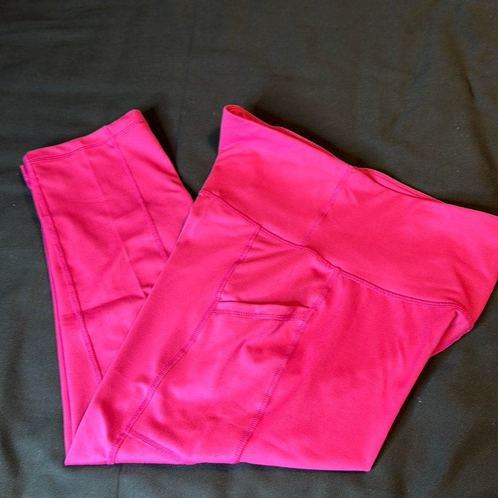 ID Ideology Pink Capri Pocket Leggings Medium